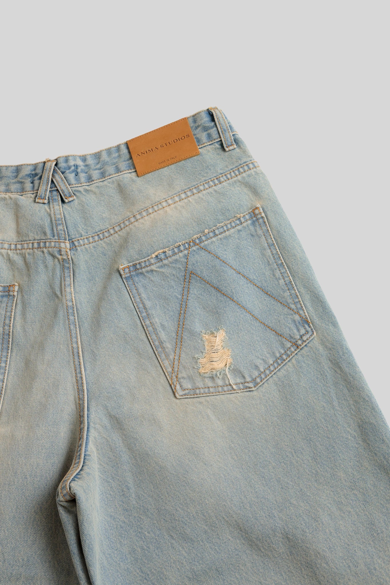 Distressed Denim Blu Shorts
