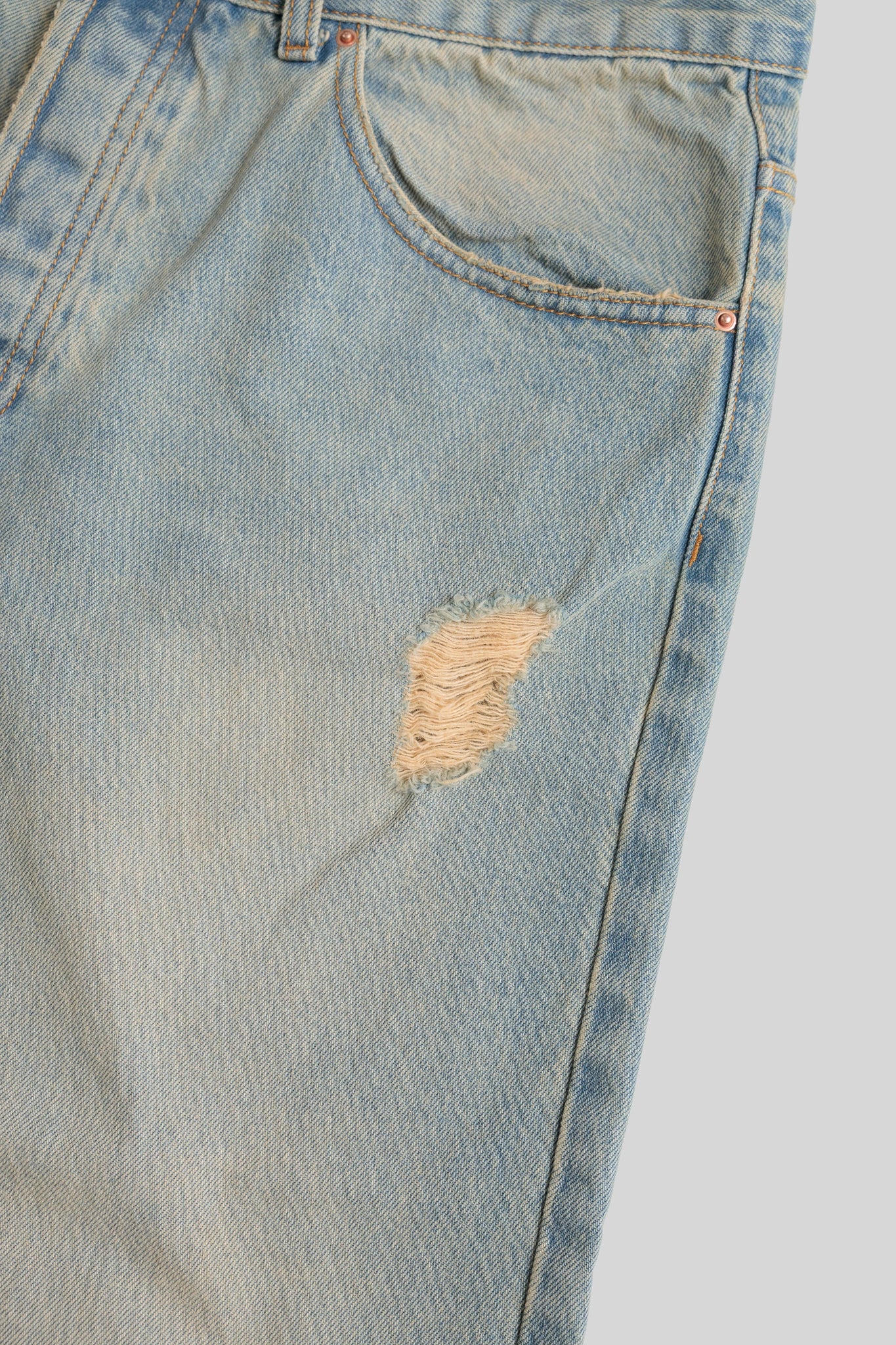 Distressed Denim Blu Shorts